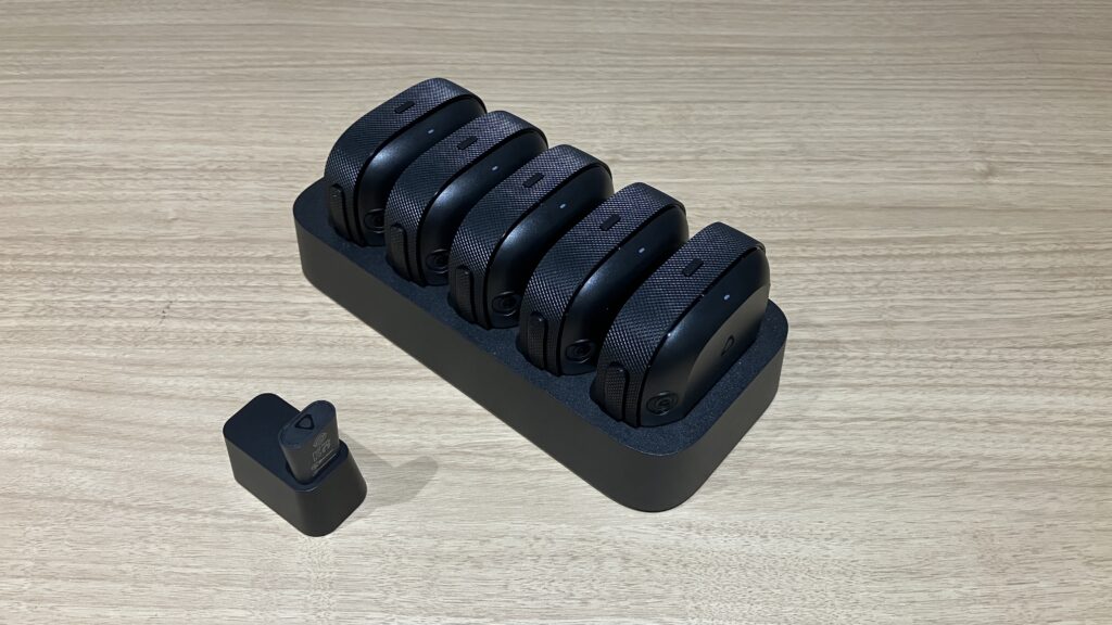 VIVE Ultimate Tracker一式