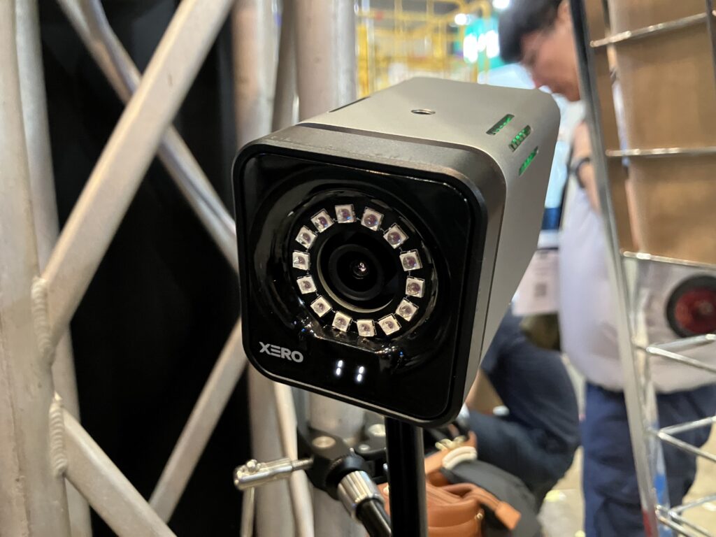 人のモーションデータをロボットの関節構造へ適用する「リターゲット」、簡易的なシミュレーションや教師データとしての出力、モーションデータの出力など、ヒューマノイド開発のワークフローを支援するソフトウェア「XERO Humanoid」